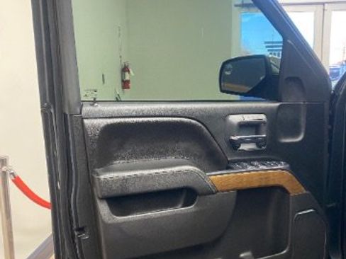 Used 2018 Chevrolet Silverado 1500 LTZ image 14