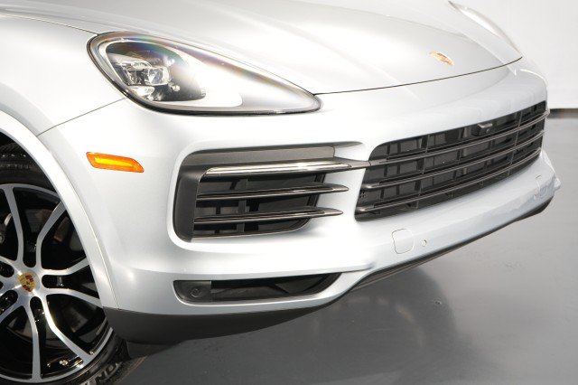 Used 2023 Porsche Cayenne AWD/4WD image 7