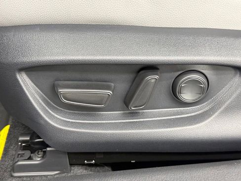 Used 2026 Toyota Camry SE FWD image 23
