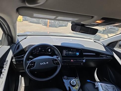 Certified 2023 Kia Niro Wind FWD image 9