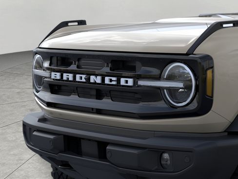 New 2026 Ford Bronco Outer Banks AWD/4WD image 19