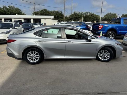 Used 2025 Toyota Camry LE FWD image 4