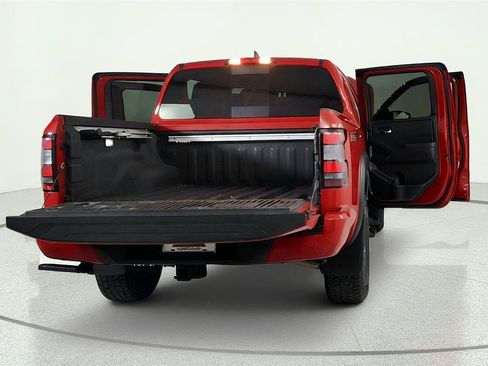 Used 2023 Nissan Frontier PRO-4X w/ Pro-4X Premium Package AWD/4WD image 13