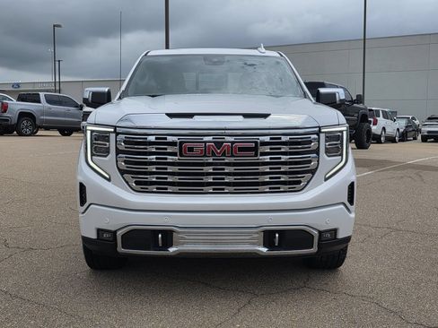Used 2023 GMC Sierra 1500 Denali w/ Denali Reserve Package AWD/4WD image 2