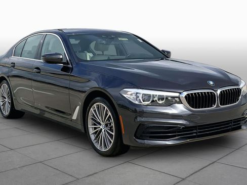 Used 2020 BMW 530i w/ Convenience Package RWD image 3