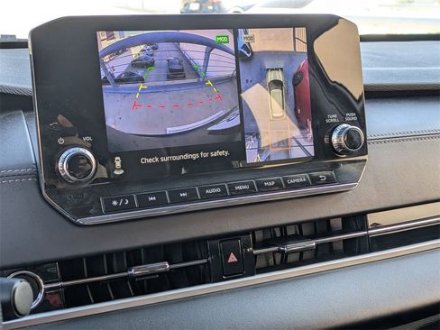 Used 2024 Mitsubishi Outlander SE image 16