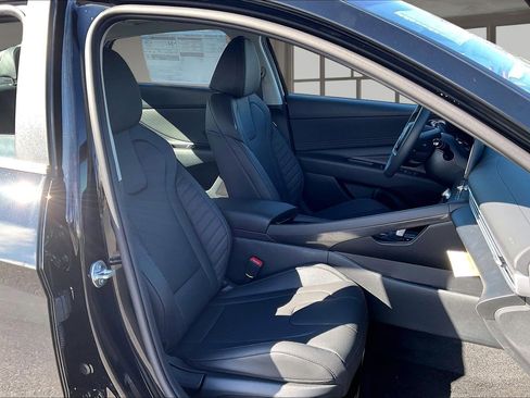 New 2026 Hyundai Elantra Limited image 11