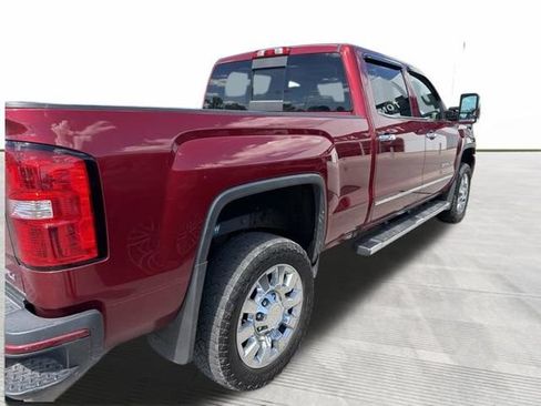 Used 2019 GMC Sierra 2500 Denali w/ Duramax Plus Package AWD/4WD image 3