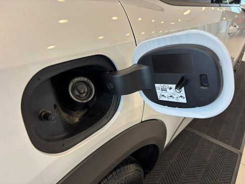 Certified 2025 Nissan Kicks SR FWD image 30
