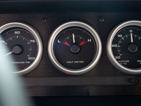 Used 2005 Ford GT RWD image 25