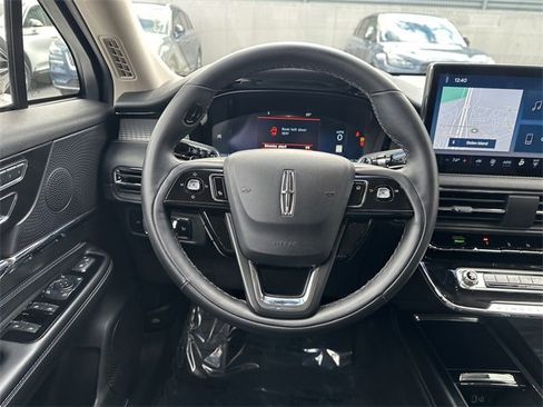Certified 2023 Lincoln Corsair FWD image 14