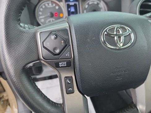 Used 2017 Toyota Tacoma SR5 w/ Tow Package RWD image 20