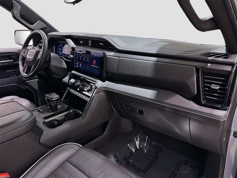 Used 2024 GMC Sierra 1500 AT4X image 31