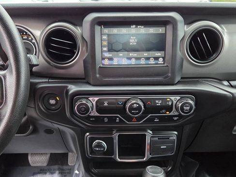 Used 2023 Jeep Wrangler Unlimited Sport AWD/4WD image 20