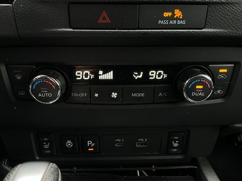 Used 2022 Nissan Frontier SV image 28