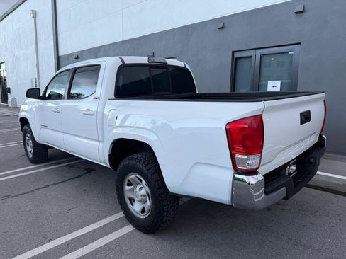 Used 2016 Toyota Tacoma SR5 RWD image 12