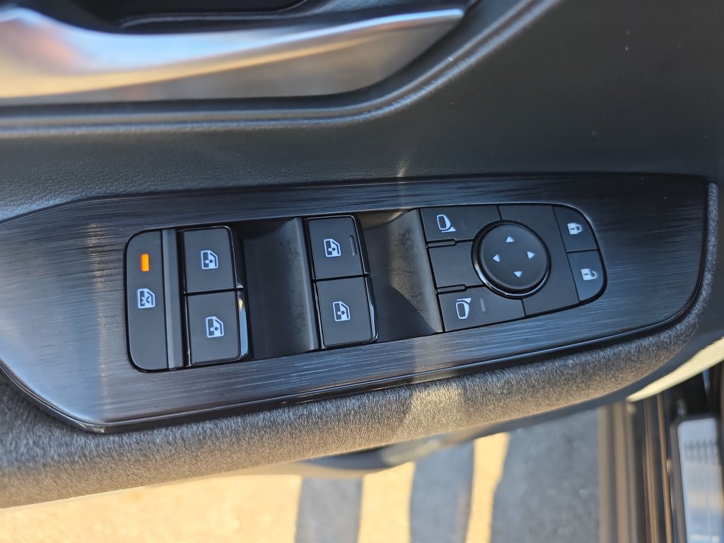 Used 2026 Nissan Kicks SV w/ SV Premium Package FWD image 20