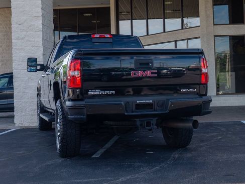 Used 2018 GMC Sierra 3500 Denali w/ Duramax Plus Package AWD/4WD image 4