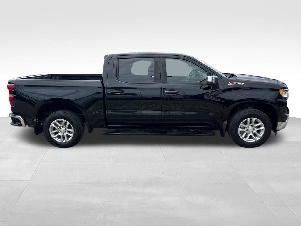 Used 2024 Chevrolet Silverado 1500 LT AWD/4WD image 8