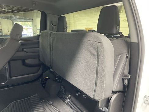 Used 2025 Chevrolet Silverado 1500 LT image 24