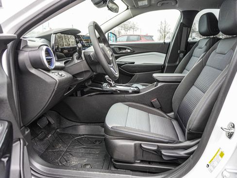 New 2025 Chevrolet Trax LT w/ Driver Confidence Package image 17