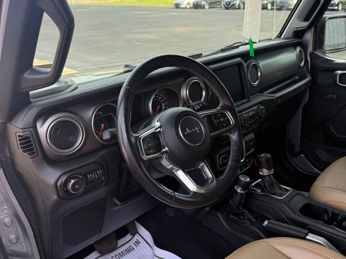 Used 2018 Jeep Wrangler Unlimited Rubicon AWD/4WD image 15