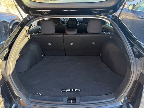 Used 2022 Toyota Prius LE image 27