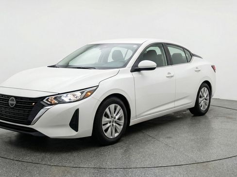 Used 2025 Nissan Sentra S image 3