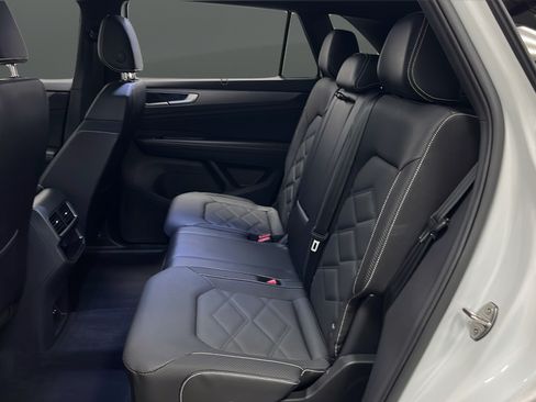 Used 2024 Volkswagen Atlas Cross Sport SE w/ Panoramic Sunroof Package AWD/4WD image 24