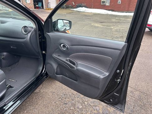 Used 2017 Nissan Versa SV image 21