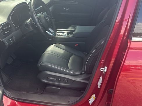 Used 2025 Honda Pilot Elite image 2