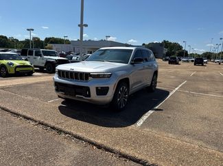 Used 2023 Jeep Grand Cherokee Overland RWD video 1