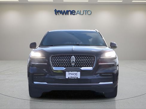 Used 2024 Lincoln Aviator AWD w/ Premium Package image 13