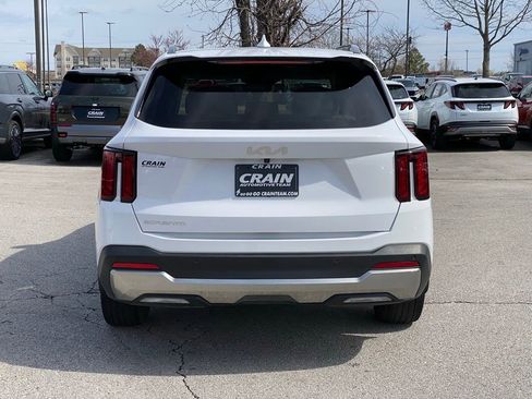 Used 2025 Kia Sorento S w/ Panoramic Sunroof Package image 6