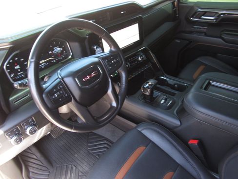 Used 2022 GMC Sierra 1500 AT4 w/ Sierra Safety Plus Package AWD/4WD image 16