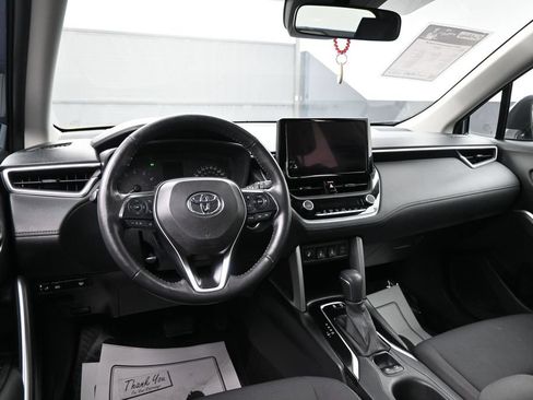 Used 2023 Toyota Corolla Cross LE AWD/4WD image 28