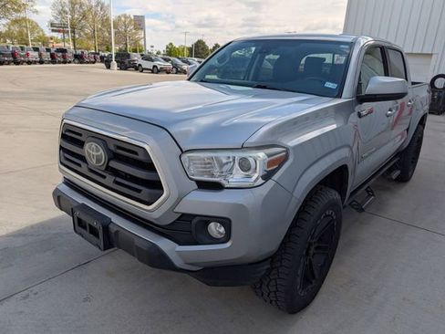 Used 2019 Toyota Tacoma SR5 RWD image 19
