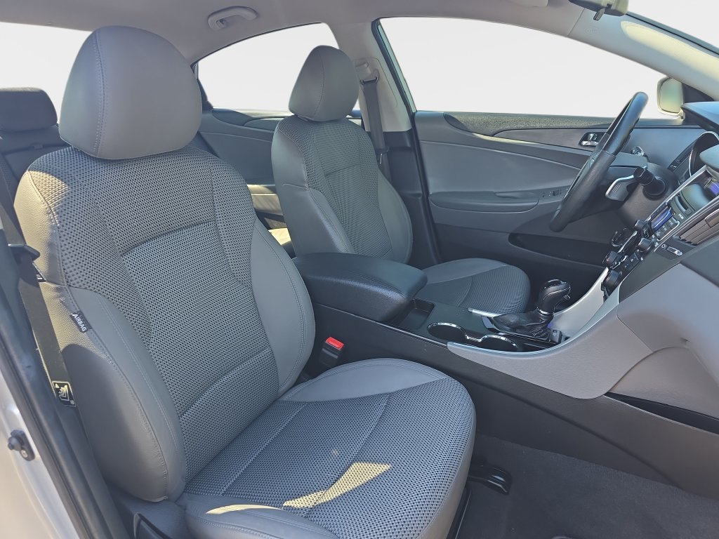 Used 2011 Hyundai Sonata SE FWD image 12