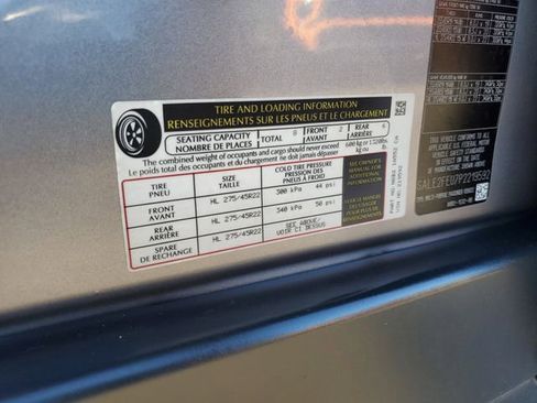 Used 2023 Land Rover Defender 130 X-Dynamic SE AWD/4WD image 31