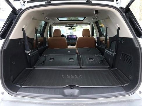 New 2026 Nissan Pathfinder Platinum image 9