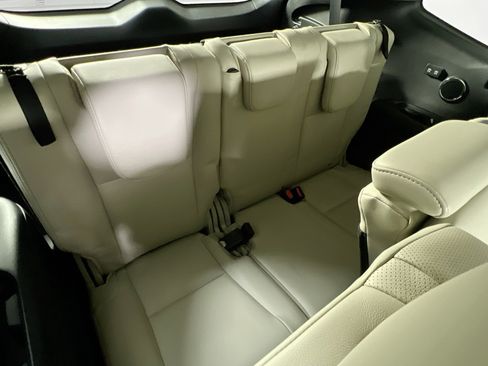 Used 2022 Subaru Ascent Limited w/ Technology Package image 27