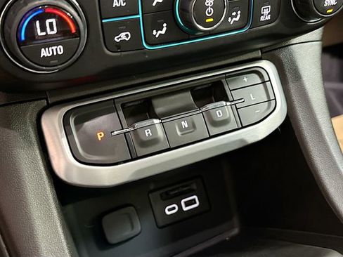 Used 2020 GMC Acadia SLT image 17