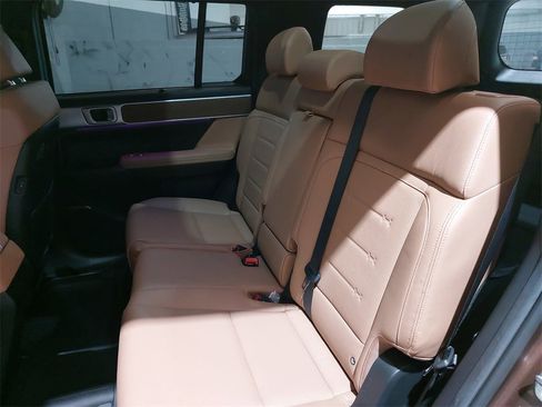 Used 2025 Hyundai Santa Fe Limited image 15