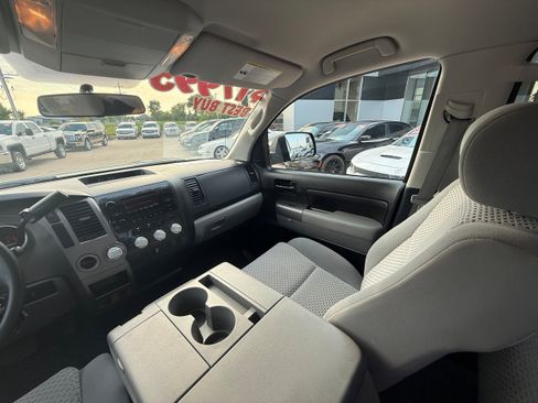 Used 2012 Toyota Tundra 4x4 Double Cab w/ Tow Pkg image 9