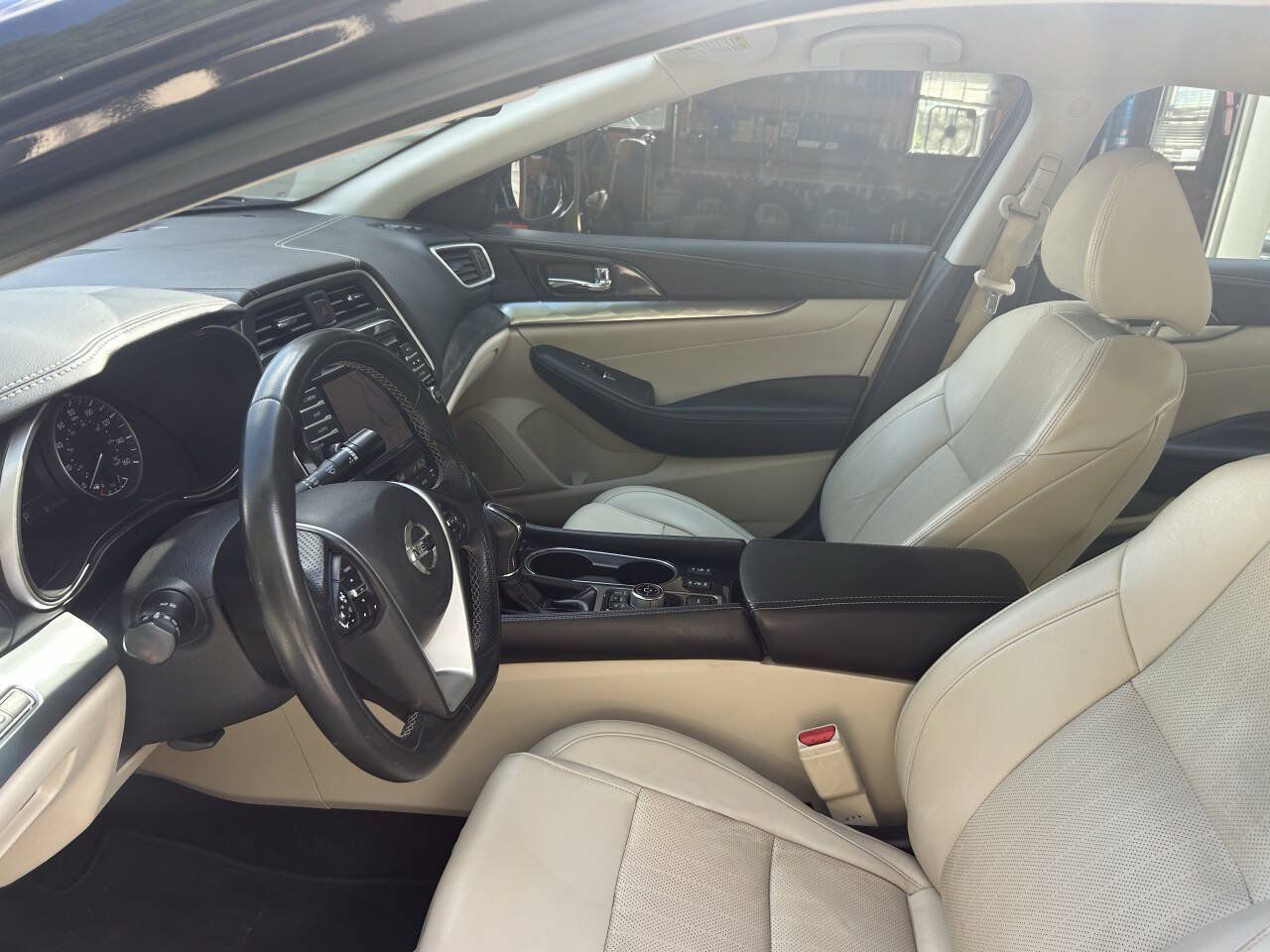 Used 2019 Nissan Maxima 3.5 SV w/ Floor Mat Group FWD image 21