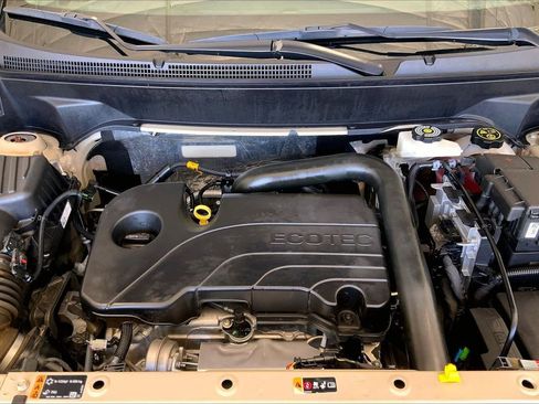 Used 2023 GMC Terrain SLE w/ Driver Convenience Package image 9