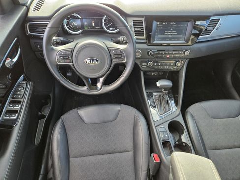 Certified 2017 Kia Niro EX image 13