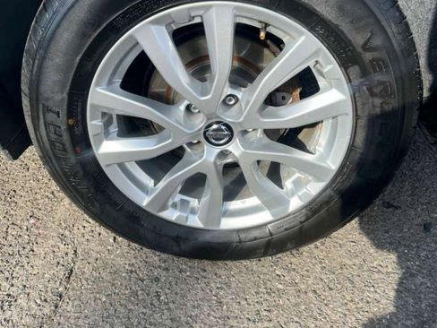 Used 2017 Nissan Rogue SV image 13