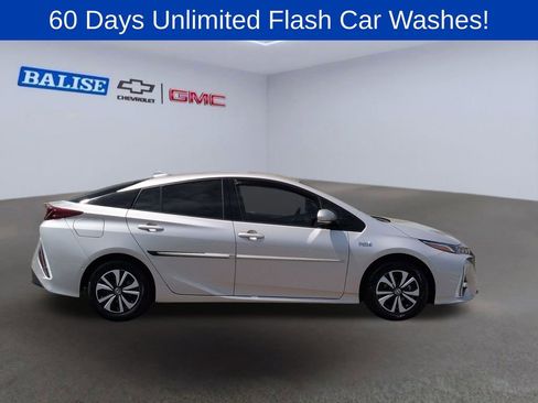Used 2017 Toyota Prius Prime Advanced FWD image 2