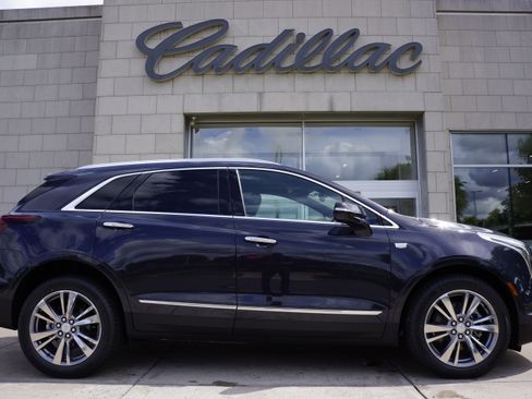 Used 2025 Cadillac XT5 Premium Luxury image 3